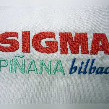 MÁQUINAS DE COSER SIGMA - PIÑANA Bordados con logotipos, Sigma